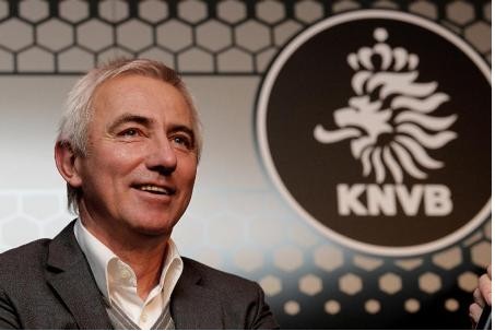 荷兰队公布36人大名单 罗本范佩西斯内德领衔