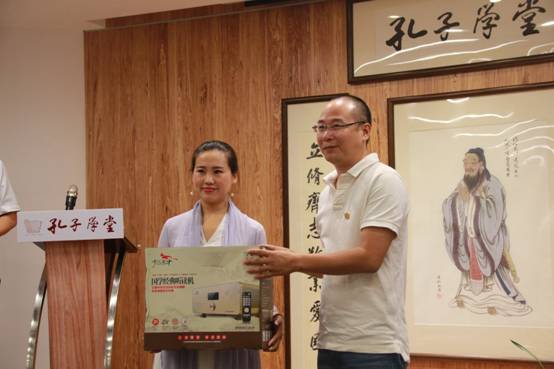 博文天才国学机助力湖南13家孔子学堂