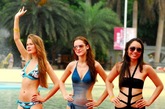 2012年4月28日，广西南宁，南宁动物园“加勒比水世界”举行开园庆典，同时南宁第二届万人比基尼狂欢节拉开帷幕。吸引了国内外众多性感、养眼的美女参加，各个都身材火辣。