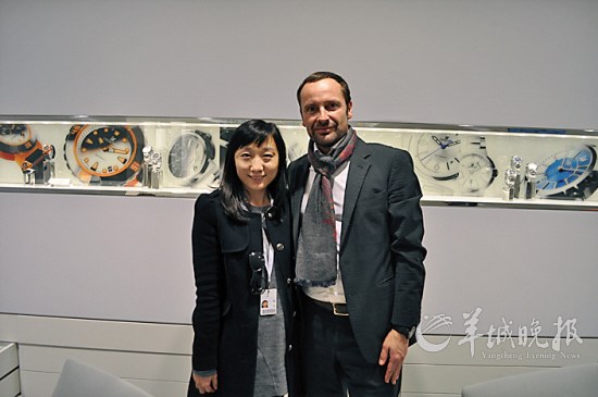 2012Basel表展　　本报记者林清清在巴塞尔表展与施华洛世奇全球设计总监合照