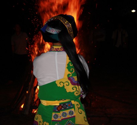 世界上最幸福、最欢乐的群体--彝族撒尼人载歌载舞。