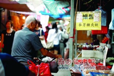 大澳的集市依然带着一股浓浓的怀旧味。