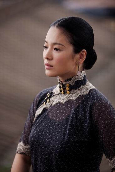 　　宋慧乔在《一代宗师》中穿着中式服装尽显温婉气质