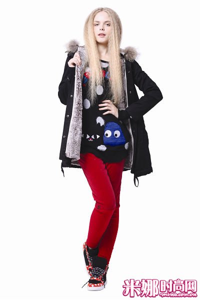 a02色彩混搭图案 展现冬日年轻活力_时尚频道