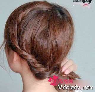这里有详细的中短发盘发发型扎法图解
