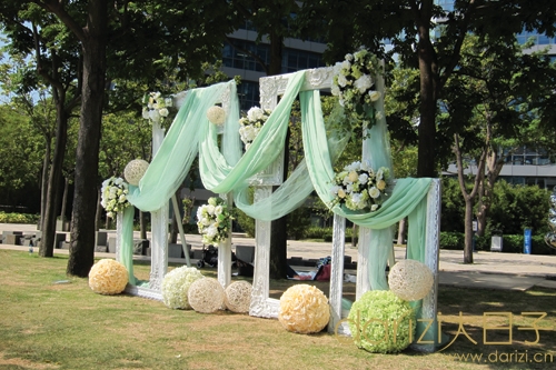 更具外国气氛的花园婚礼