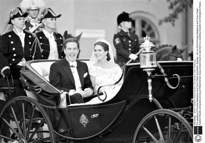 　　8日，瑞典首都斯德哥尔摩，瑞典公主马德莱娜与金融界人士奥尼尔举行婚礼。