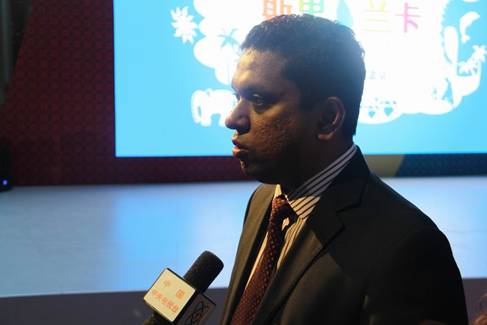 斯里兰卡旅游推广局局长Bhashawara Gunaratne接受采访