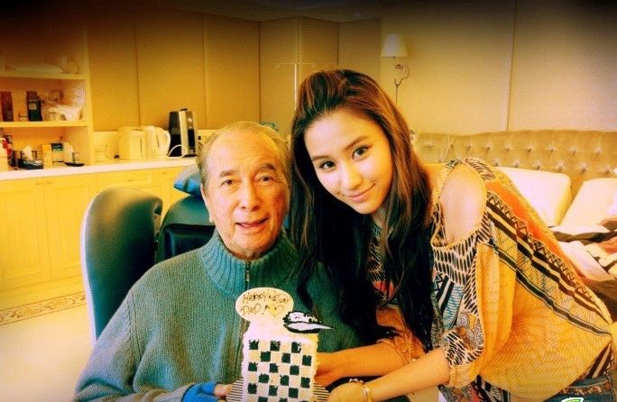 【何鸿燊与女儿何超莲】何超莲,澳门赌王何鸿燊和三太陈婉珍的女儿...