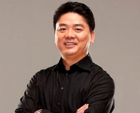 奶茶妹妹出生与1993年,而刘强东则出生于1974年,二人相差19岁.