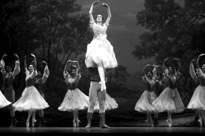 中芭《吉赛尔》天桥剧场上演 首席演员朱妍领