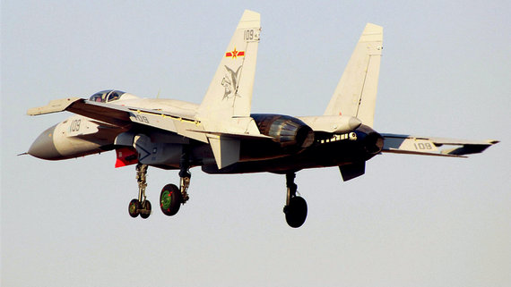 歼15量产服役10架具初步战斗力 令外媒猜测落