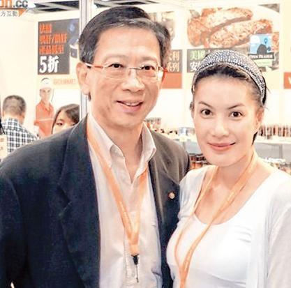 香港女星江希文遭律师丈夫家暴腰部伤痕明显