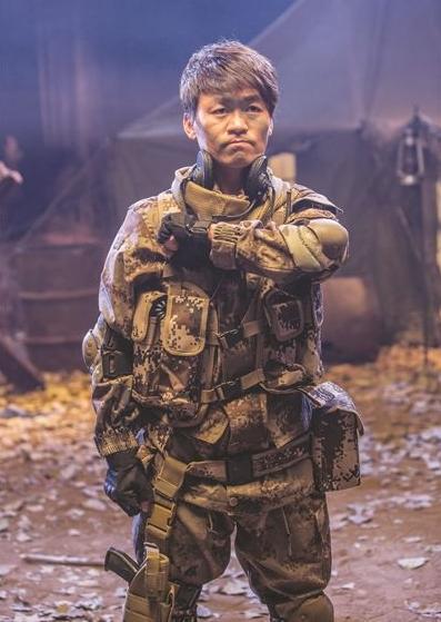 《真正男子汉》王宝强真实再现“士兵许三多”