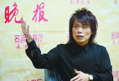 歌手伍佰谈《小苹果》:这很难得 是流行文化(图)