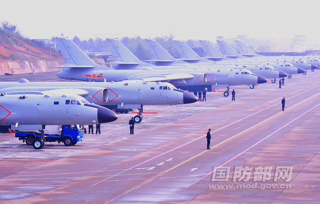 中国空军新闻发言人申进科上校3月30日在广州发布消息称,中国空军