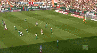 国际足球 凤凰体育讯 德甲首轮就诞生了一粒离奇又漂亮的远距离乌龙