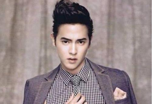 泰国奶奶疯狂追小鲜肉 欲赠其百万泰铢财产|