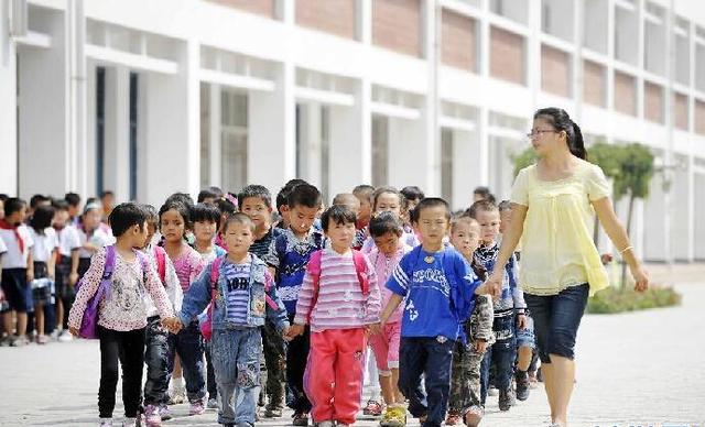 安徽八成新招聘的中小学教师将进入农村学校|