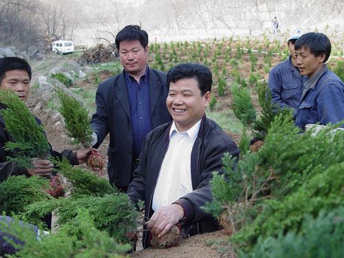 全国人大代表孙建博:义务植树不能再搞花架子