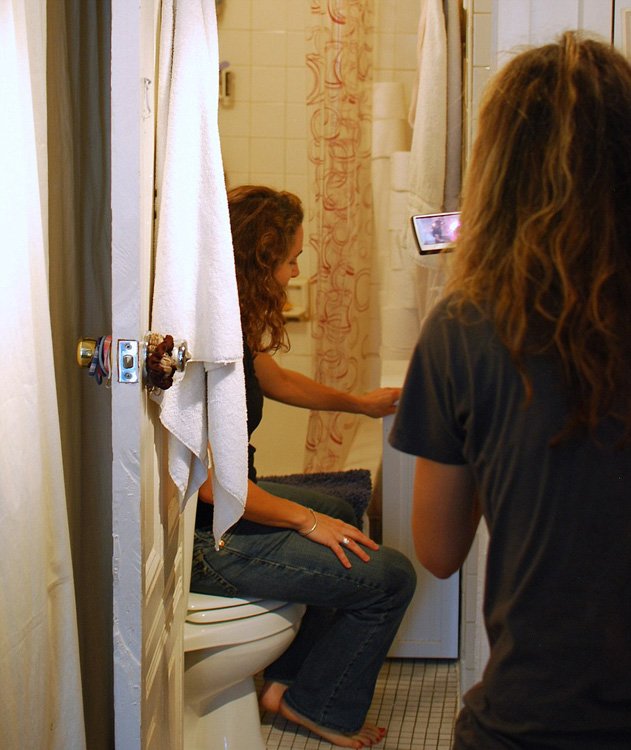 美国女子8平米小屋内蜗居 布置精细令人赞叹|菲