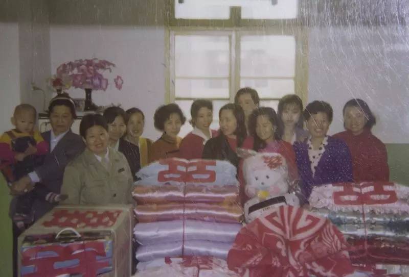 总经理落马,被曝裁员,供给侧改革……过去的一年,关于武钢的舆论风暴从未止歇。正在召开的两会中,武钢现任工董事长、党委书记马国强首度对媒体公开表示,武钢员工数量将从现有的8万人减至3万人,再次点燃话题。