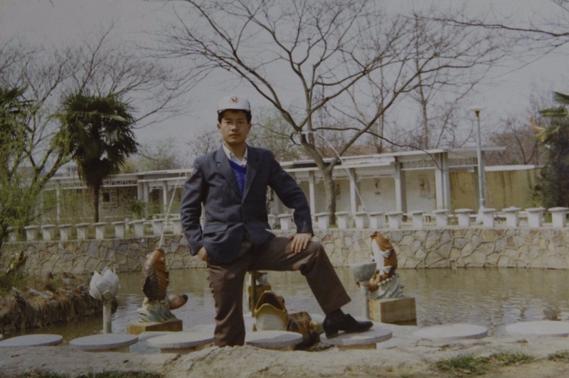 总经理落马,被曝裁员,供给侧改革……过去的一年,关于武钢的舆论风暴从未止歇。正在召开的两会中,武钢现任工董事长、党委书记马国强首度对媒体公开表示,武钢员工数量将从现有的8万人减至3万人,再次点燃话题。