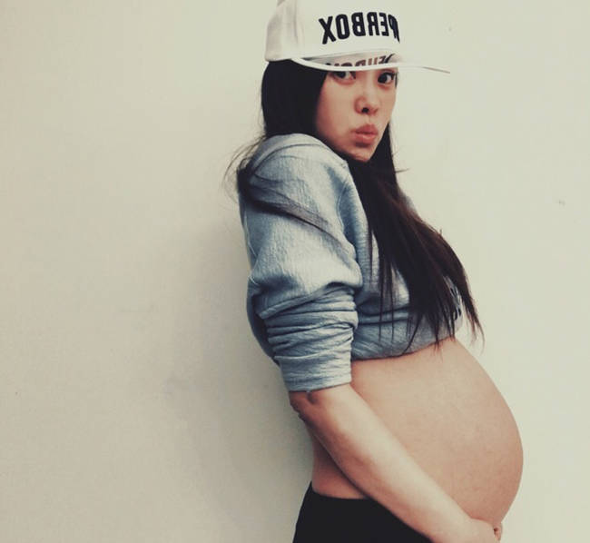 伊能静挺孕肚秀 A4腰  嘻哈打扮似少女|伊能静|嘻