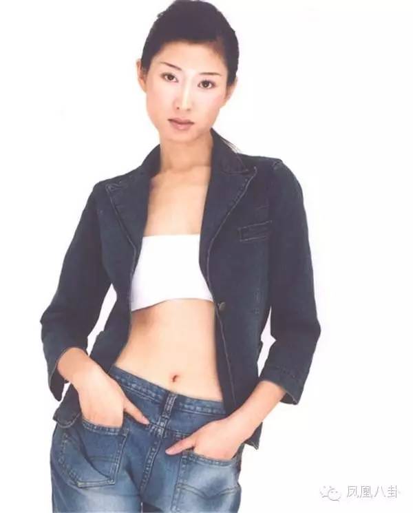 她曾主持界一姐，当红时突然消失，如今谜团解开…