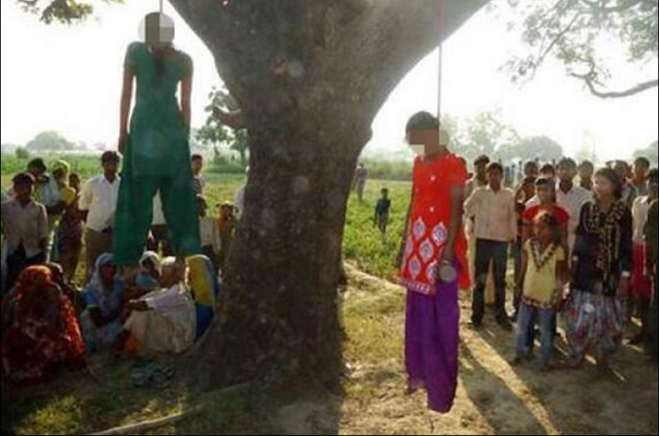 印度又一名女子遭轮奸后被吊死在树上