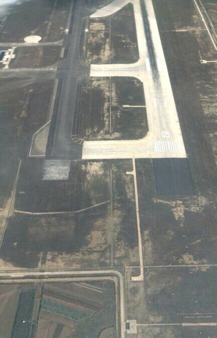 东航a320客机降落南宁机场时降错跑道