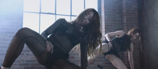 <em>韩国</em>女团新<em>MV</em>互摸下体 网友:看后不舒服-手机