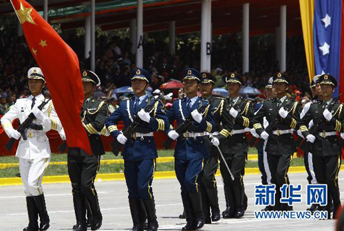 这是中国三军仪仗队继2010年墨西哥独立200周年阅兵后,第二次踏上