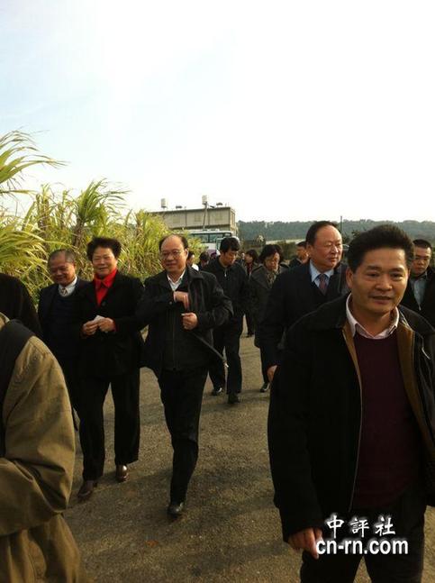 郑立中参访台中外埔农会火龙果产销班