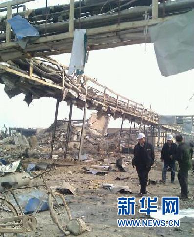     这是2月28日拍摄的河北赵县一化工厂爆炸事故现场。当日9时20分左右，河北省赵县生物产业园河北克尔化工有限公司1号车间发生爆炸。爆炸发生时，附近村庄有震感。新华社发