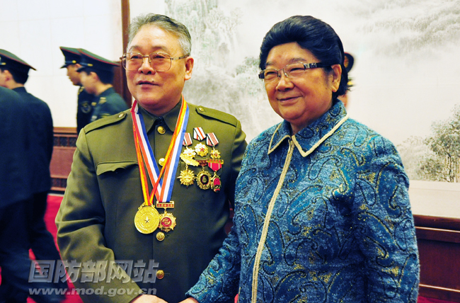 顾秀莲主任与北京军区总医院原副政委孙茂芳