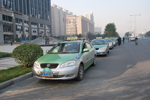 凡是在郑州市取得出租汽车从业资格