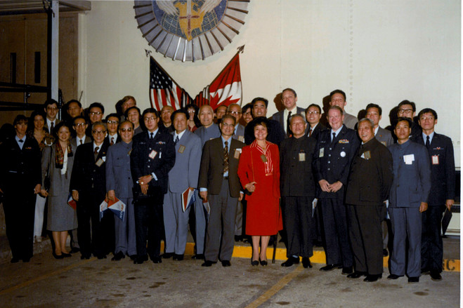 习仲勋率领的代表团参观北美防空司令部