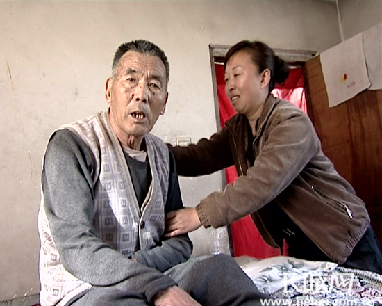 (善行河北)迁西孝女李红梅用心侍奉瘫痪双亲