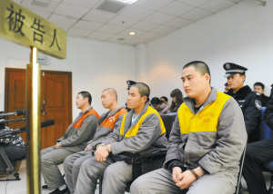 员工联手勾结 快递手机变砖头