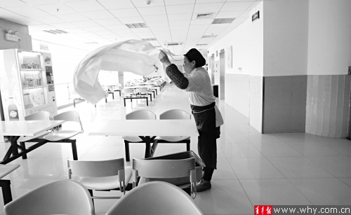 　　如果不是以个人名义充值，创新园员工就无法获得饭卡内的余额退款。