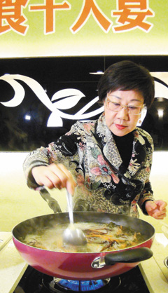 吕秀莲秀手艺推广蔬食