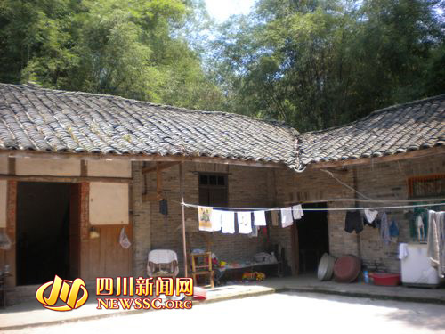 两次大病右腿又折眉山6岁黄佳生急求医疗费3万元
