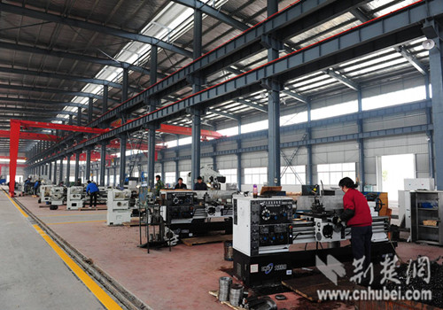 湖北万盟数控公司生产车间