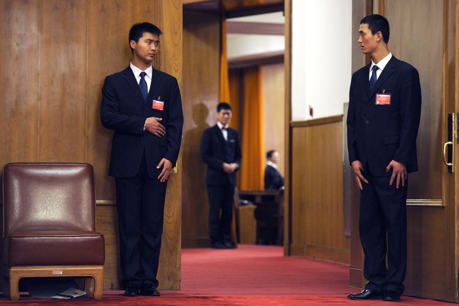 视觉两会:安保黑衣人(组图)