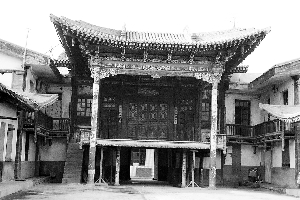 保存较完好的三圣庙戏台