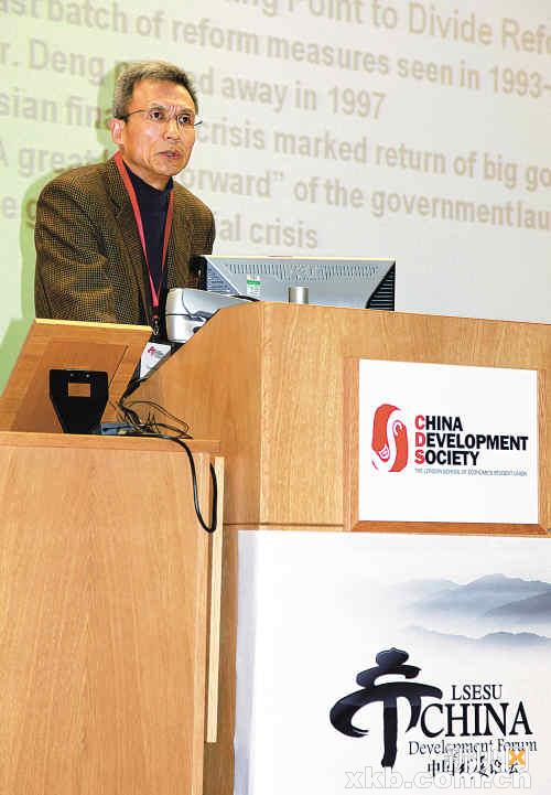 ■著名经济学家、中欧国际工商学院教授许小年(资料图)。　新华社发