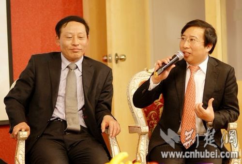 ...女优红音萤现身武汉伽美宣传防艾
