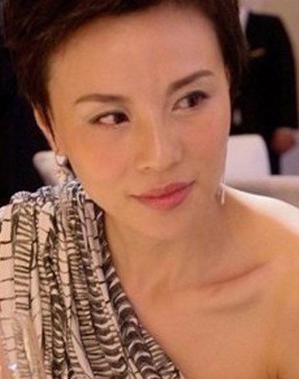 ▲　因借款数亿元无力偿还而“跑路”的40岁常熟女老板顾春芳27日晚在上海被抓获，被抓时有自残行为。目前她已因涉嫌经济犯罪被刑事拘留。