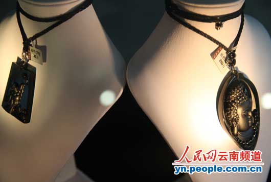 即将在本次“翡翠文化故事”展上亮相的藏品。摄影：杜彬